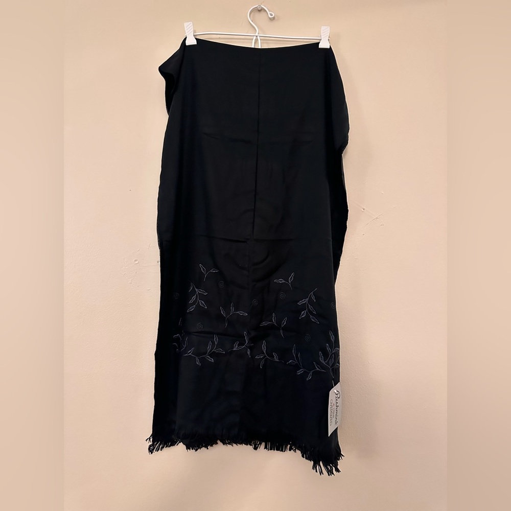 Pashmina V. Fraas Oversized Scarf NWT